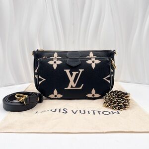 LOUIS VUITTON Multi Pochette Accessoires Bag Black Monogram